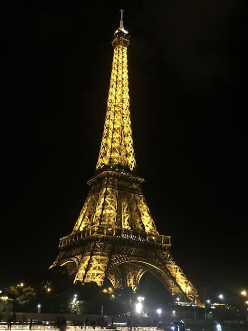 Private Bedrooms Near Eiffel Tower Париж Экстерьер фото