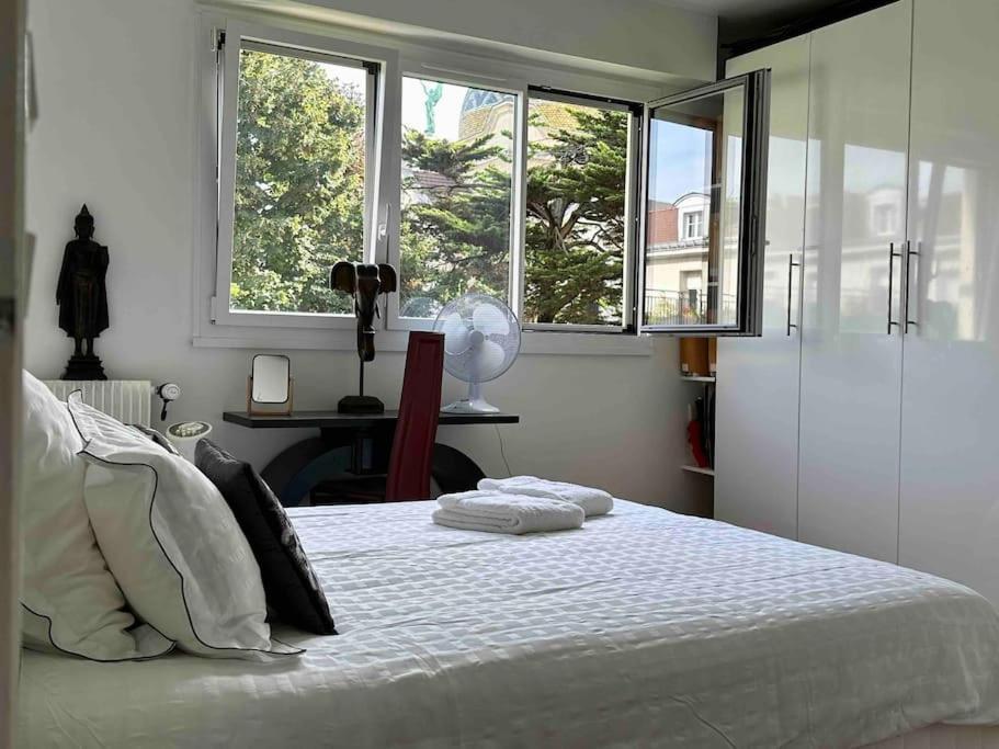 Private Bedrooms Near Eiffel Tower Париж Экстерьер фото