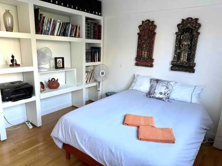 Private Bedrooms Near Eiffel Tower Париж Экстерьер фото